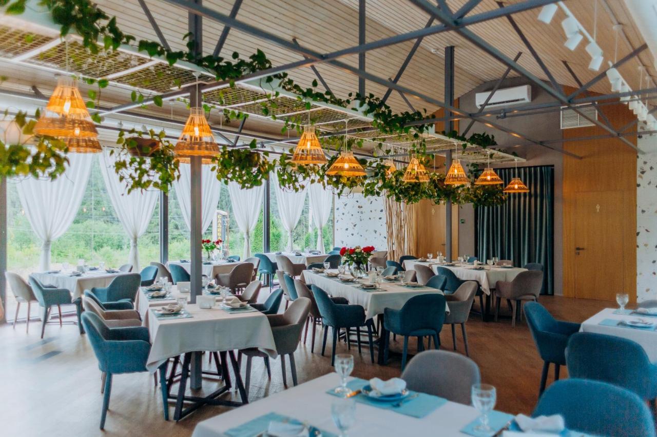 בוקובל Hotel Vedmezhyi Dvir מראה חיצוני תמונה