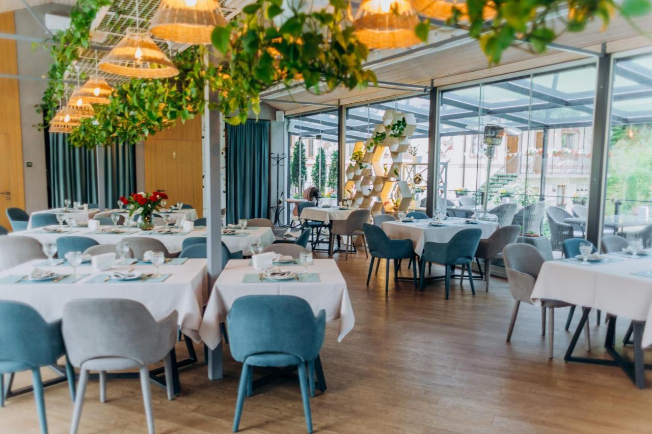 בוקובל Hotel Vedmezhyi Dvir מראה חיצוני תמונה