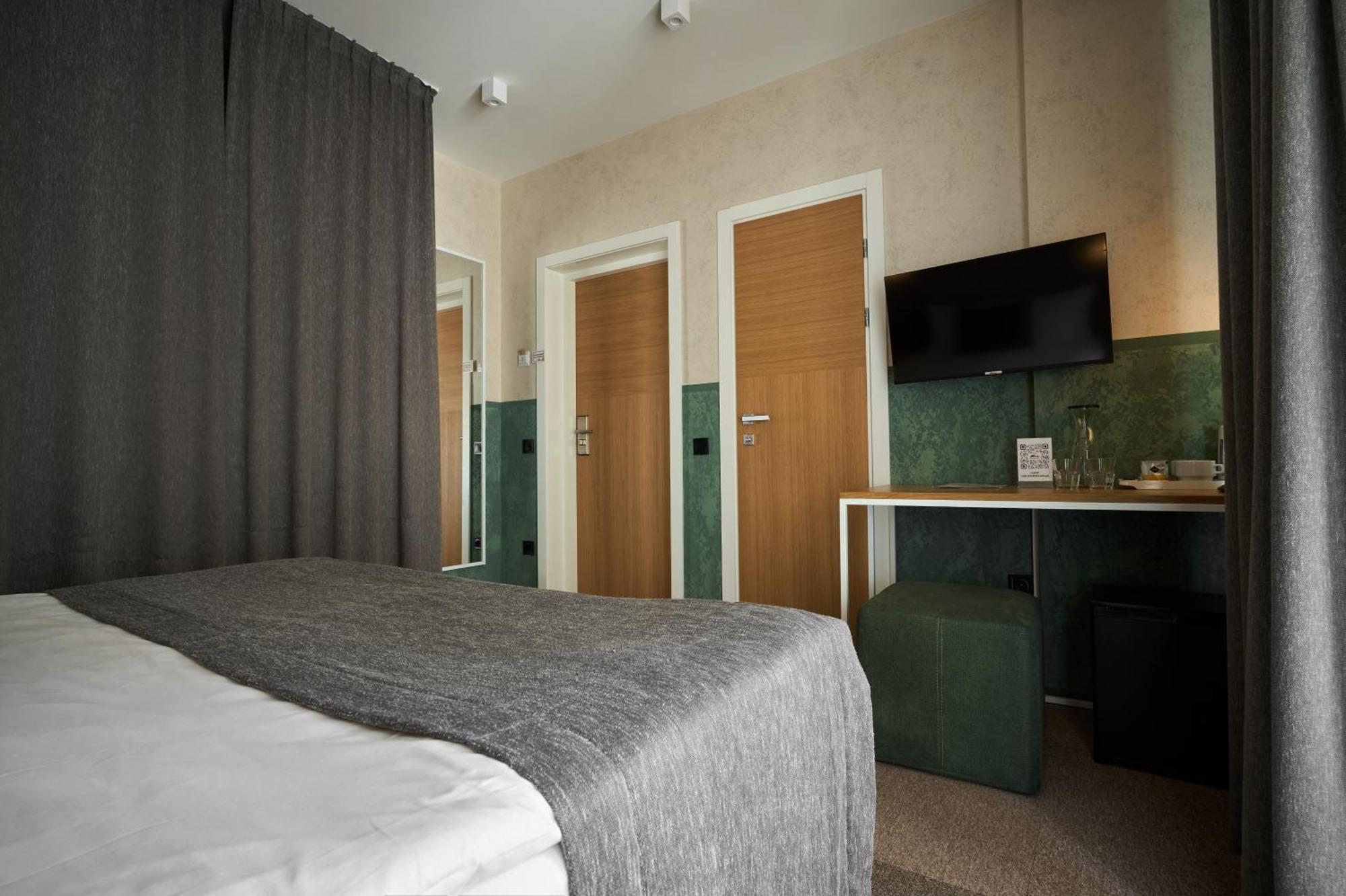בוקובל Hotel Vedmezhyi Dvir מראה חיצוני תמונה