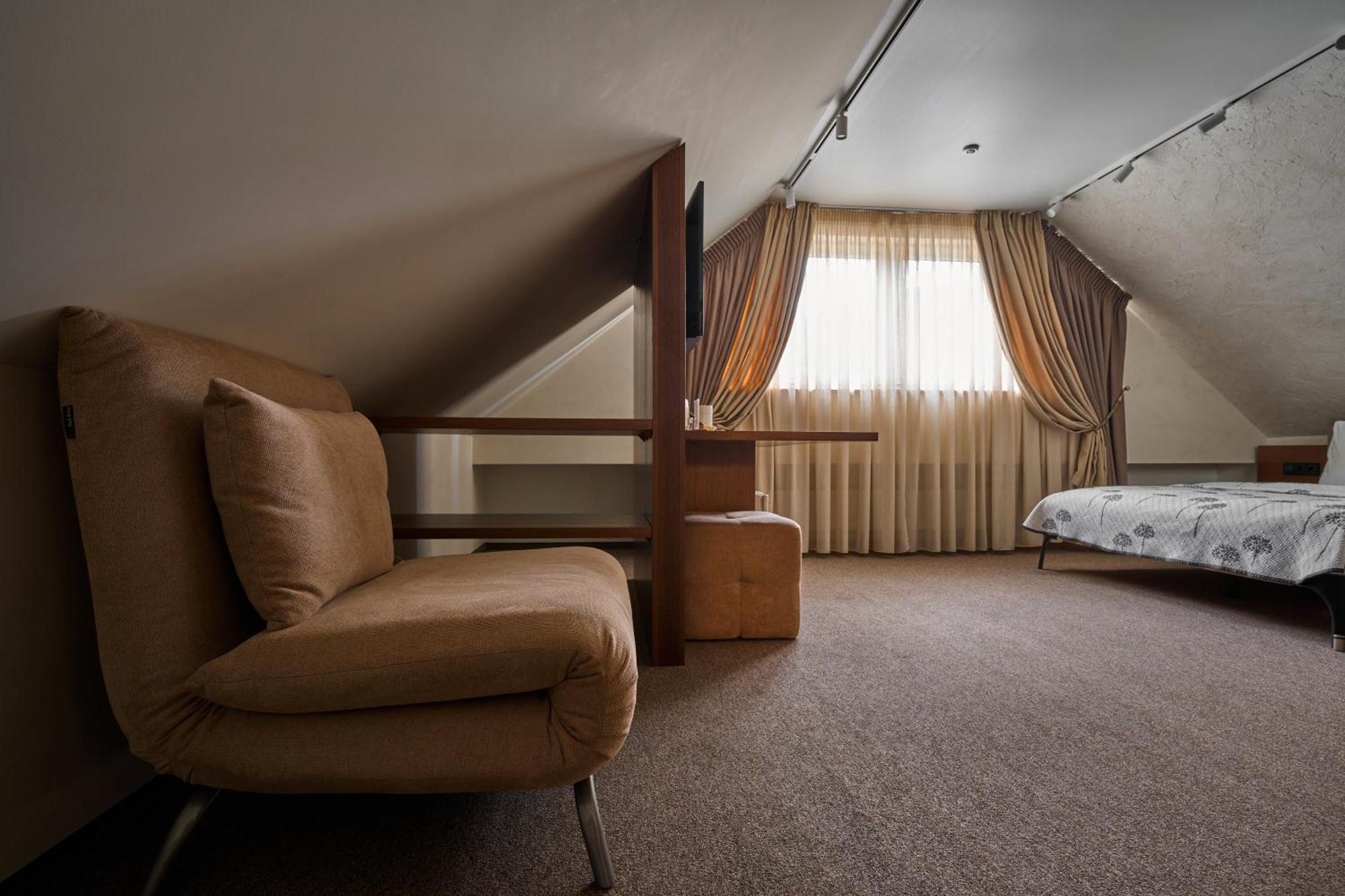 בוקובל Hotel Vedmezhyi Dvir מראה חיצוני תמונה