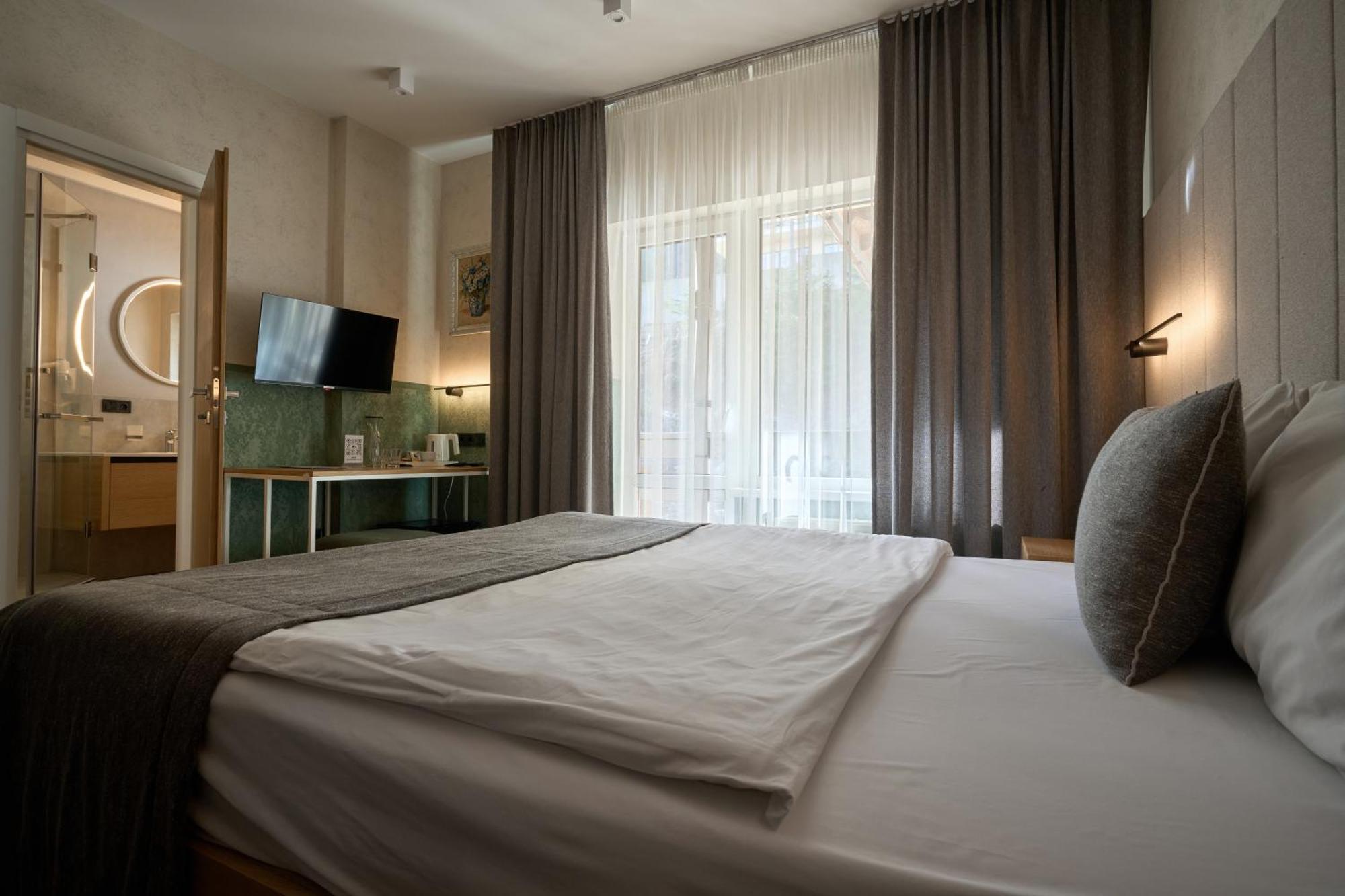 בוקובל Hotel Vedmezhyi Dvir מראה חיצוני תמונה
