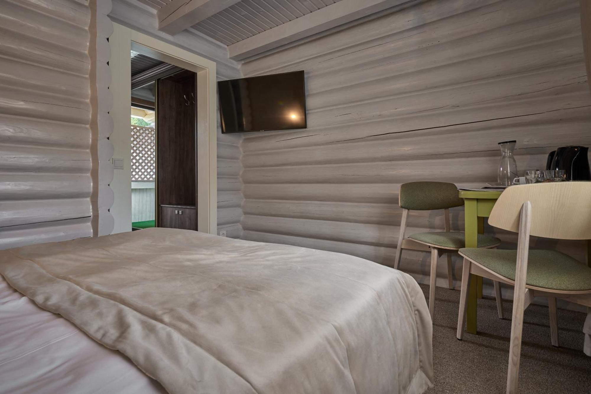 בוקובל Hotel Vedmezhyi Dvir מראה חיצוני תמונה