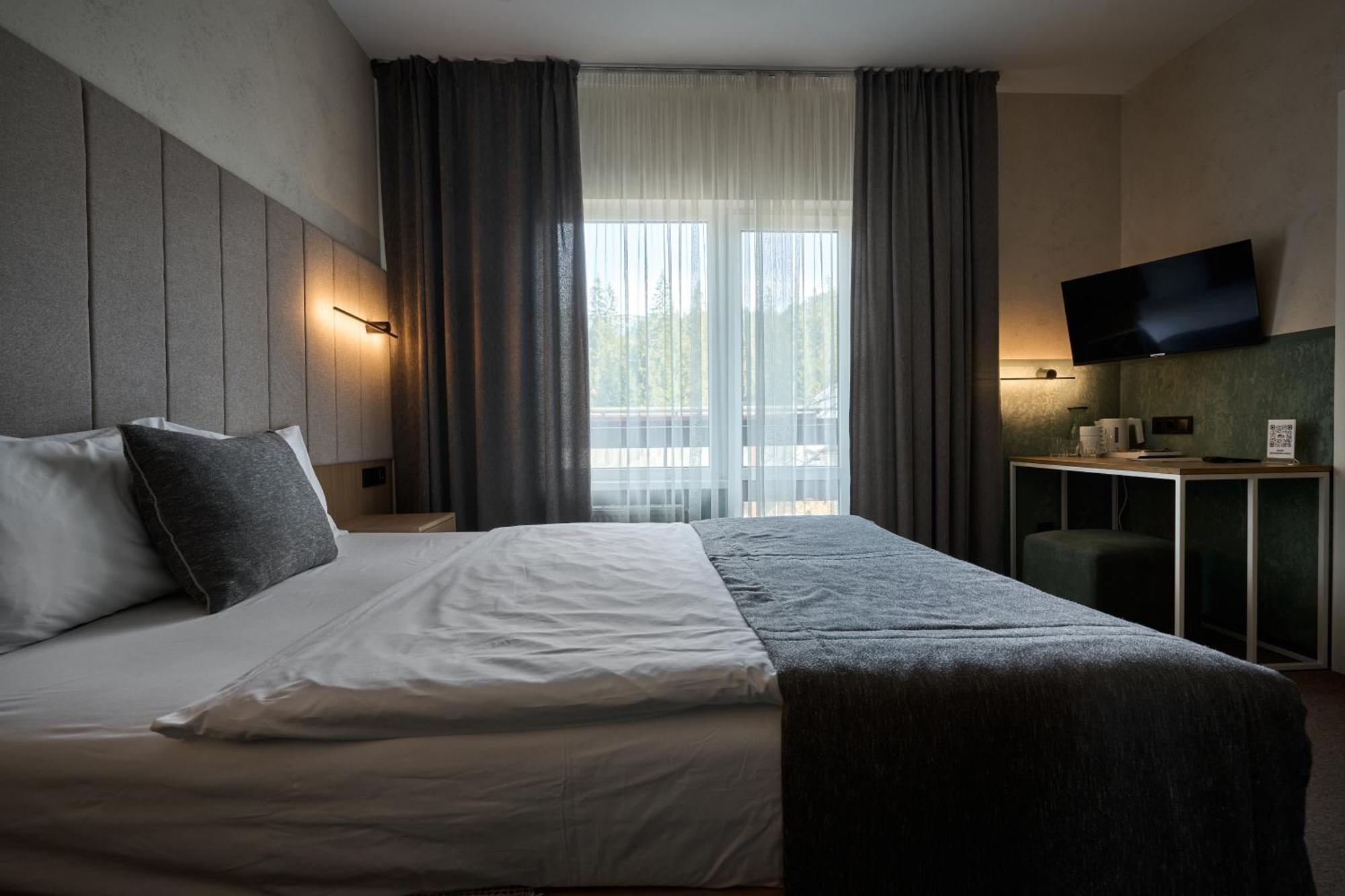 בוקובל Hotel Vedmezhyi Dvir מראה חיצוני תמונה