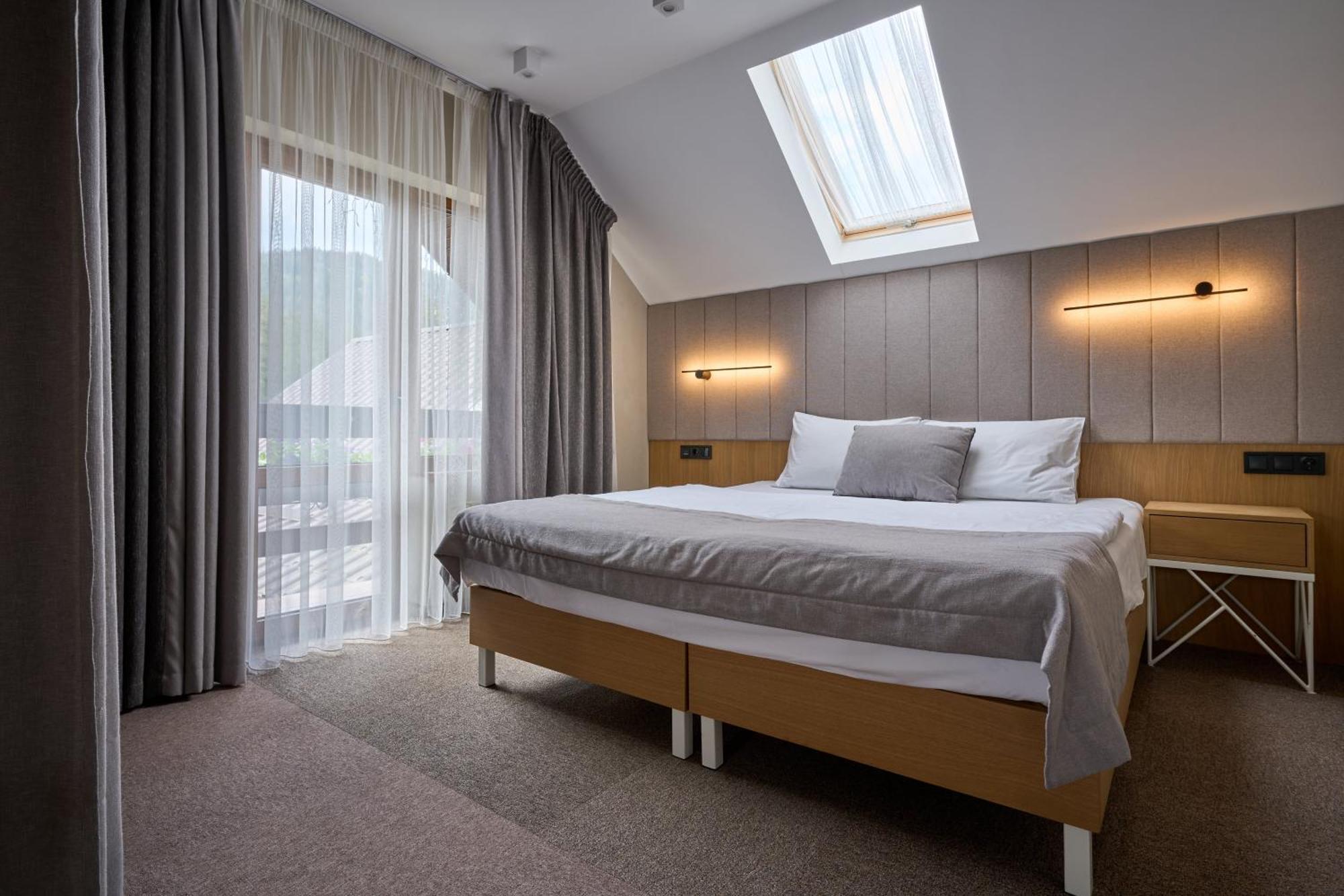 בוקובל Hotel Vedmezhyi Dvir מראה חיצוני תמונה