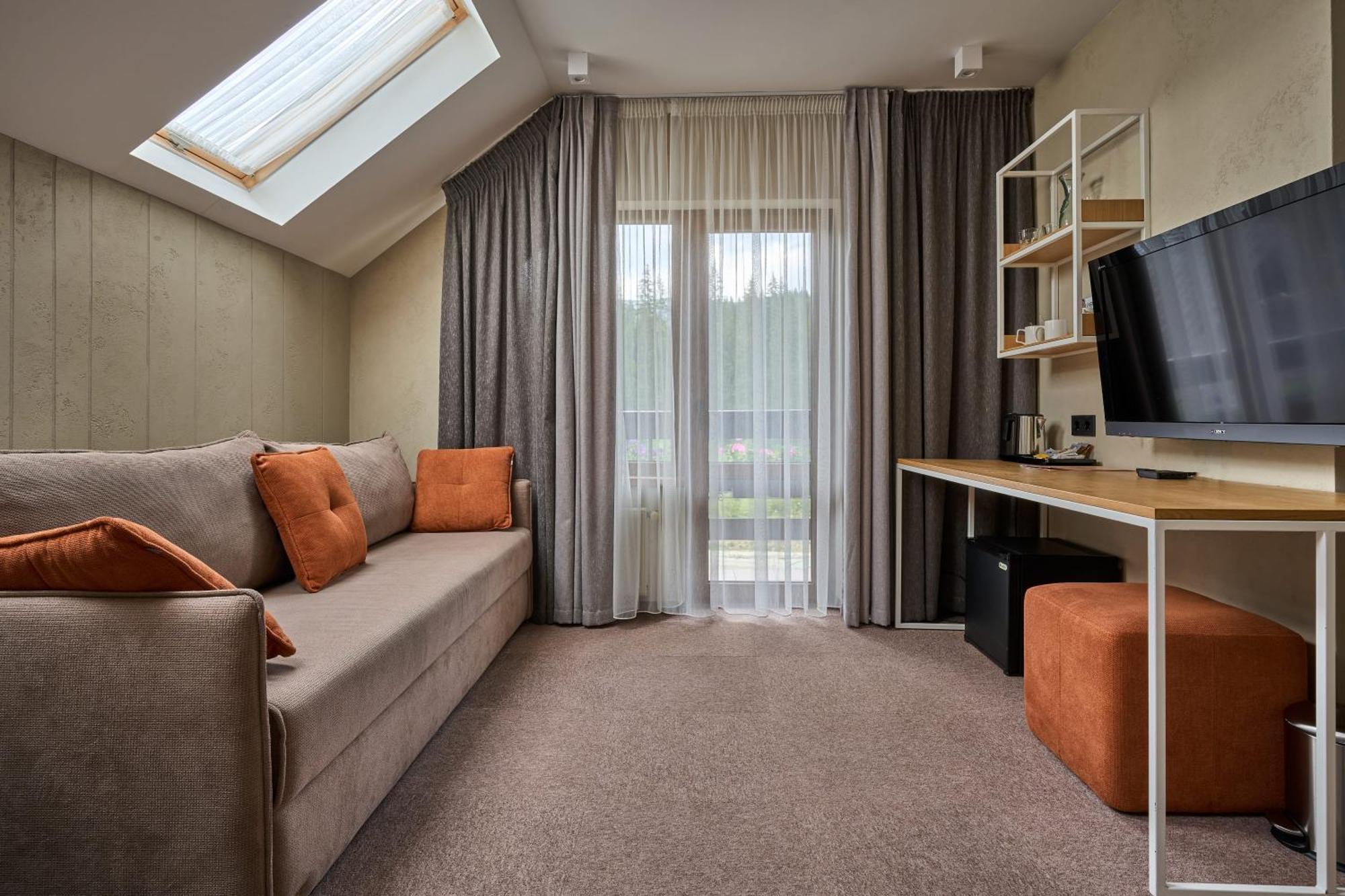 בוקובל Hotel Vedmezhyi Dvir מראה חיצוני תמונה